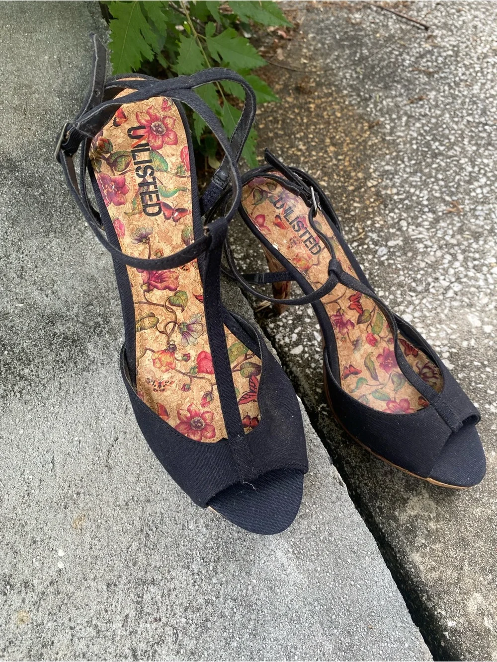 Vintage Unlisted by Kenneth Cole Black Floral Art Deco Cork Heels - VIP Lounge